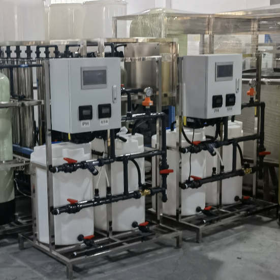 Dispositivo di dosaggio dell'acqua circolante per prevenzione della scala e sistema di sterilizzazione PLC